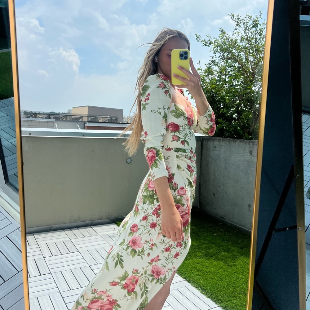 Reformation Hilda Dress in Jadin - Picture 2 of 15